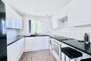 1 bed house, Farnborough Road, Clifton, Nottingham, NG119DG - Image 3